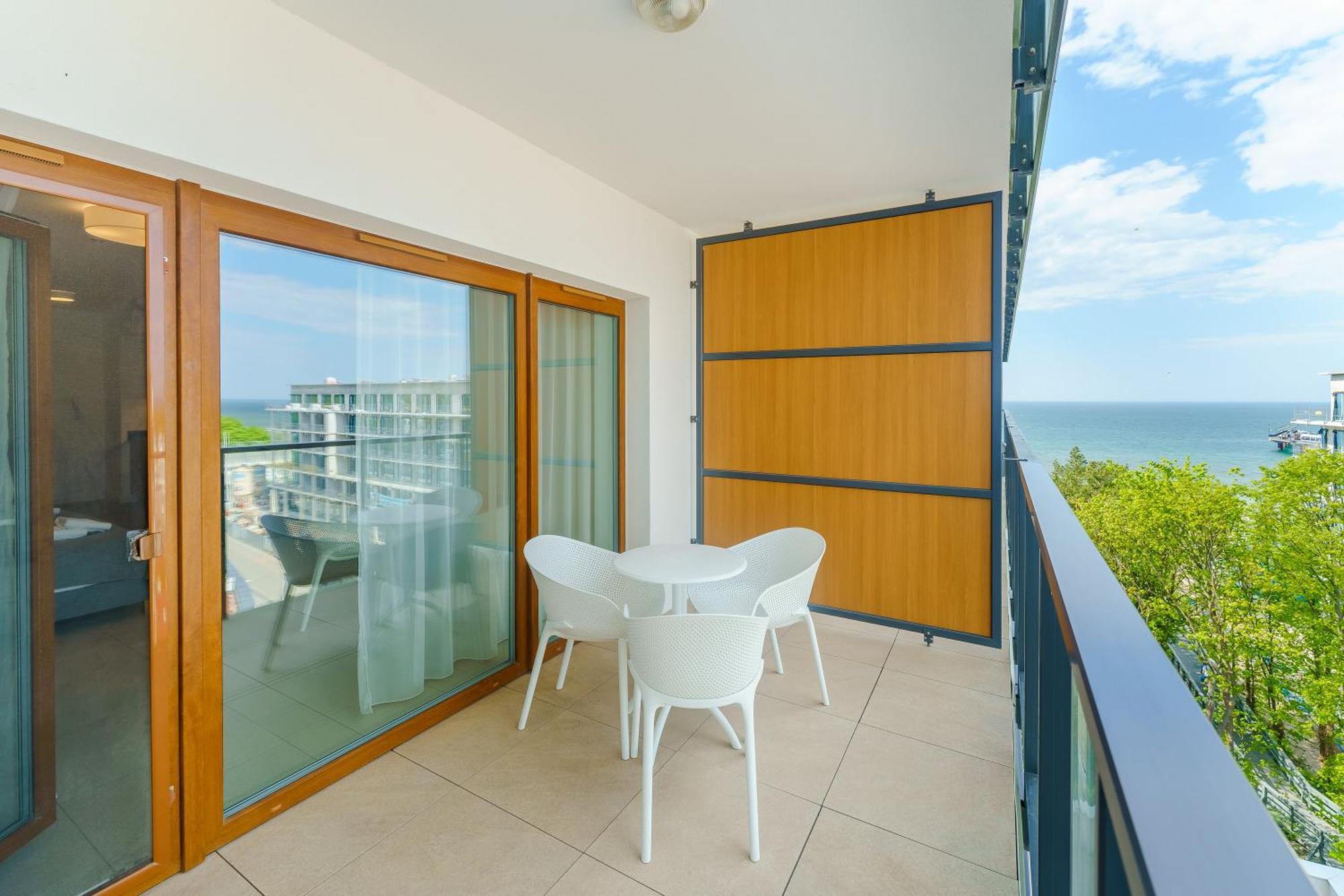 Aquamarina Prima Deluxe Studios With Sea View By Noclegi Renters 米兹多洛杰 外观 照片