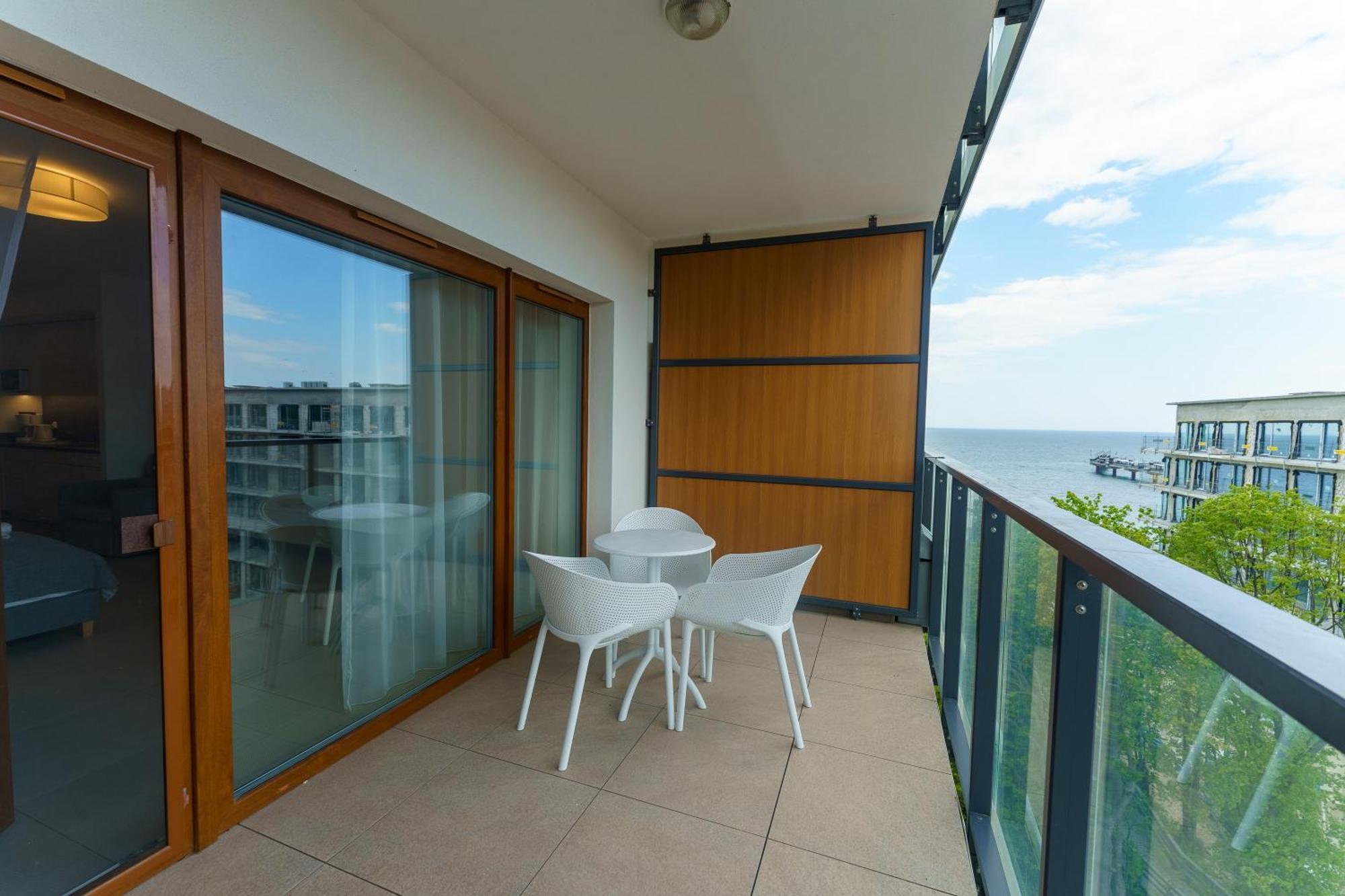 Aquamarina Prima Deluxe Studios With Sea View By Noclegi Renters 米兹多洛杰 外观 照片