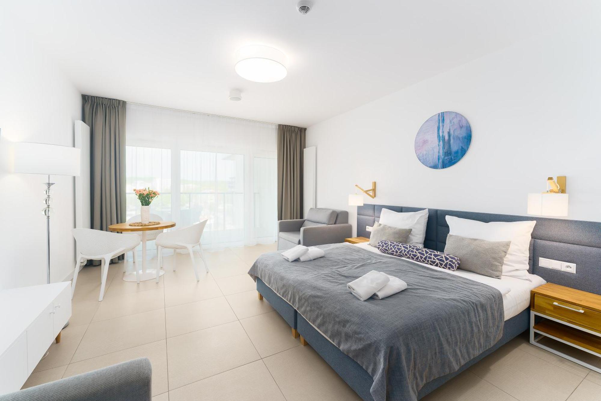 Aquamarina Prima Deluxe Studios With Sea View By Noclegi Renters 米兹多洛杰 外观 照片