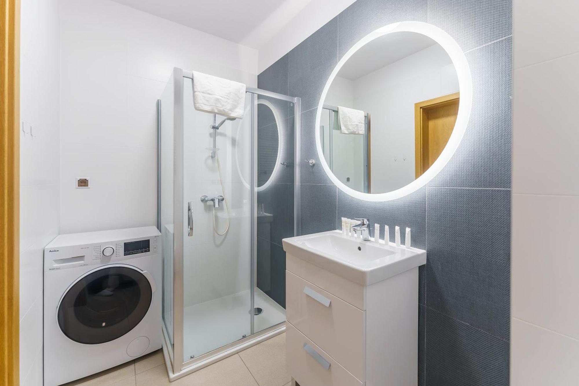 Aquamarina Prima Deluxe Studios With Sea View By Noclegi Renters 米兹多洛杰 外观 照片