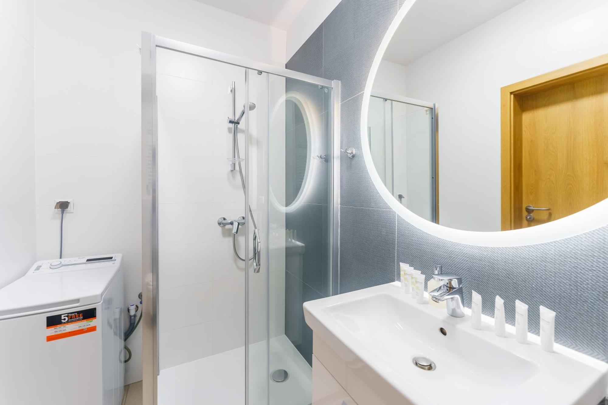 Aquamarina Prima Deluxe Studios With Sea View By Noclegi Renters 米兹多洛杰 外观 照片
