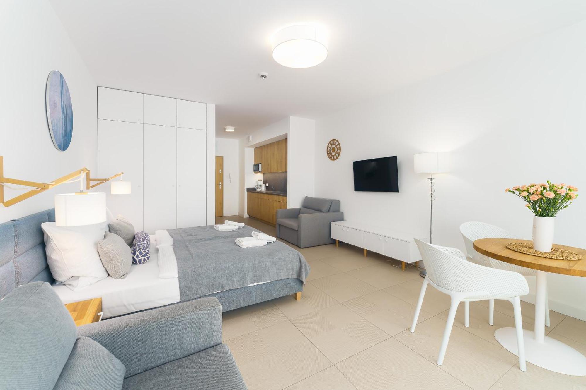 Aquamarina Prima Deluxe Studios With Sea View By Noclegi Renters 米兹多洛杰 外观 照片
