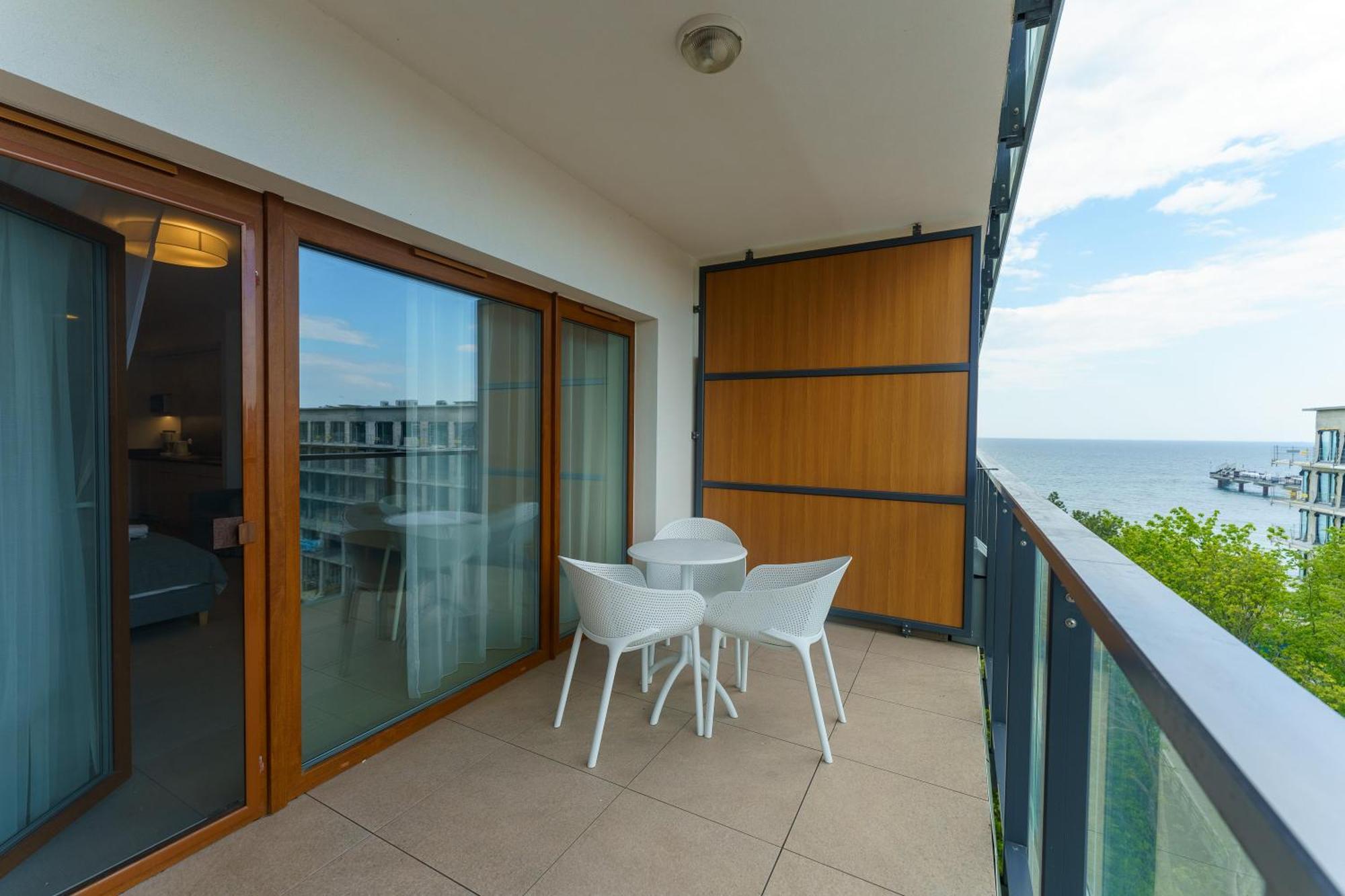 Aquamarina Prima Deluxe Studios With Sea View By Noclegi Renters 米兹多洛杰 外观 照片