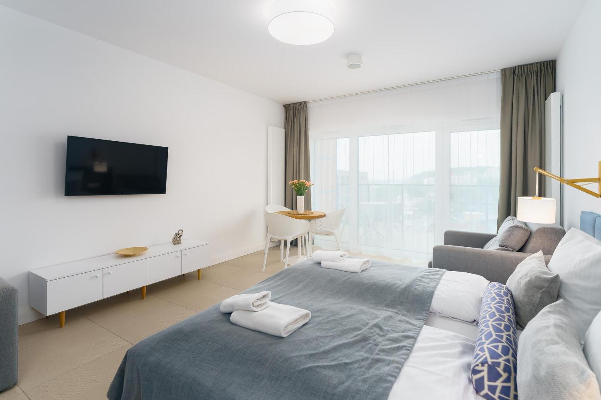 Aquamarina Prima Deluxe Studios With Sea View By Noclegi Renters 米兹多洛杰 外观 照片