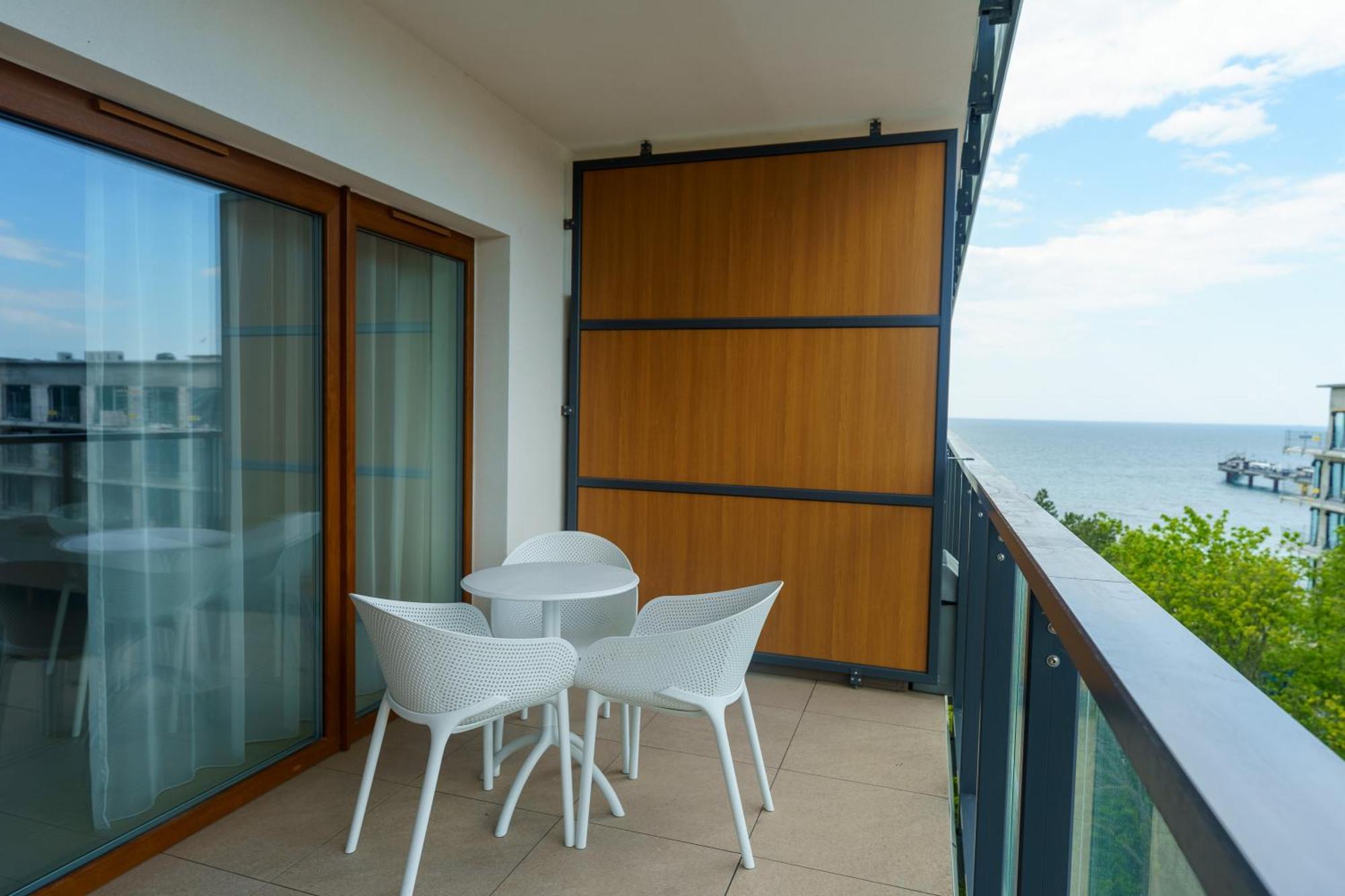 Aquamarina Prima Deluxe Studios With Sea View By Noclegi Renters 米兹多洛杰 外观 照片